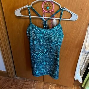 Lululemon race back tank with built in bra